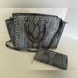 EUC Michael Kors large Selma satchel with matching wallet